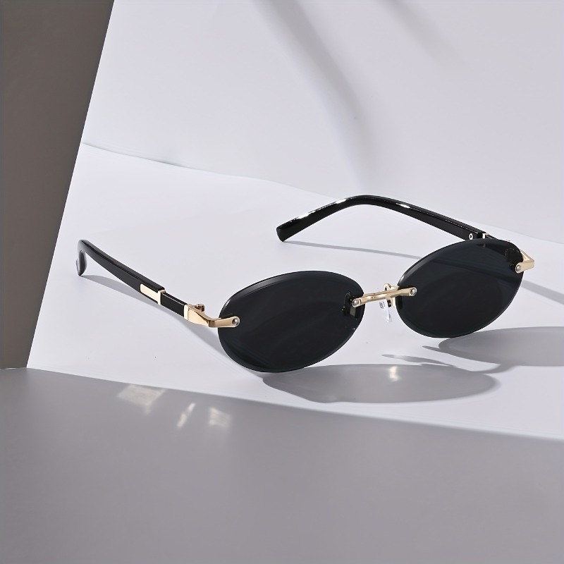 Sexy Small Oval Punk Sunglasse - Metal Photo Panel 评论和价格